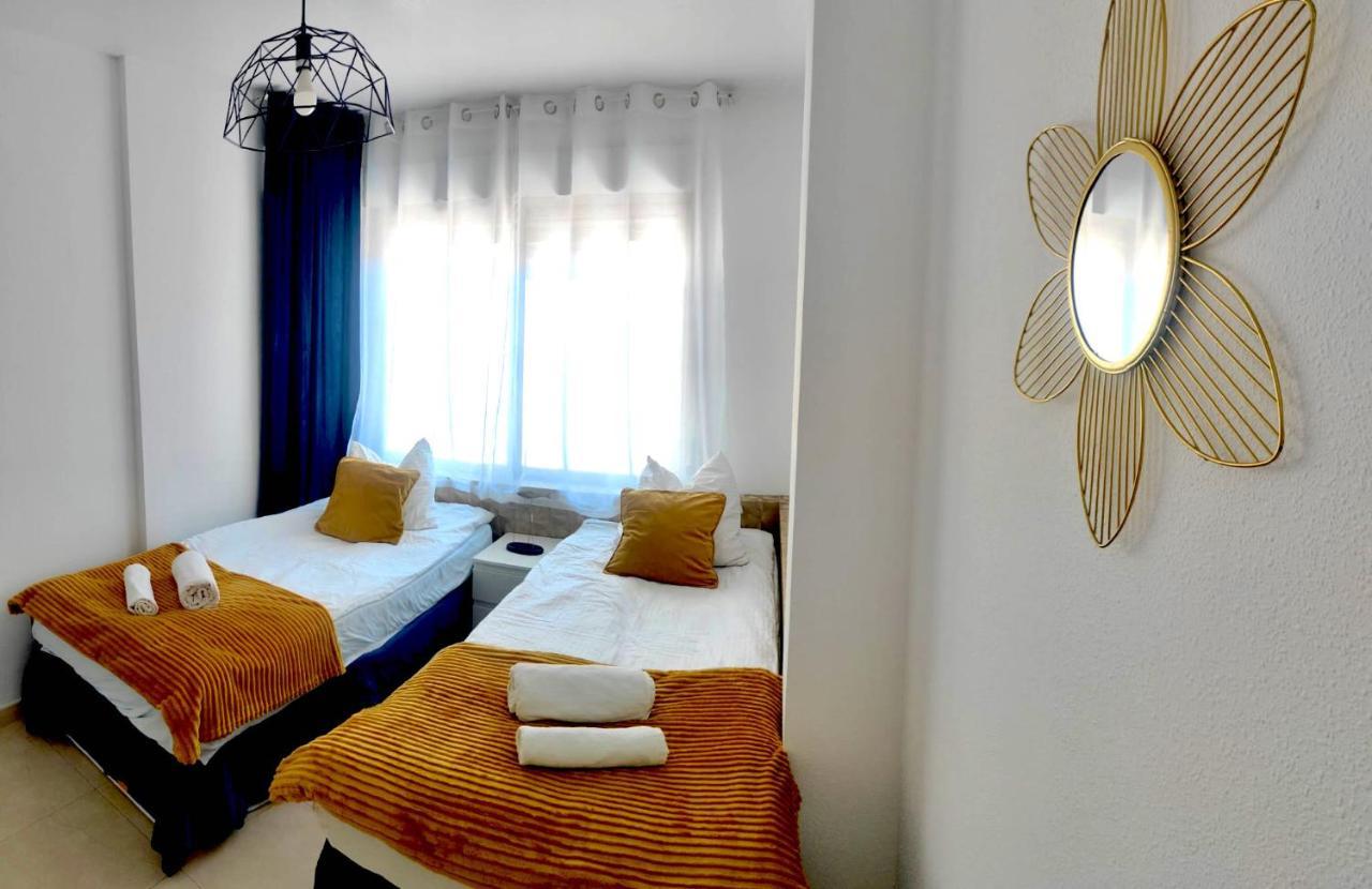 Апартаменты La Playa Blanca 1 Orbiplaya, Pool, Beach Front, Wifi Торевьиа Экстерьер фото